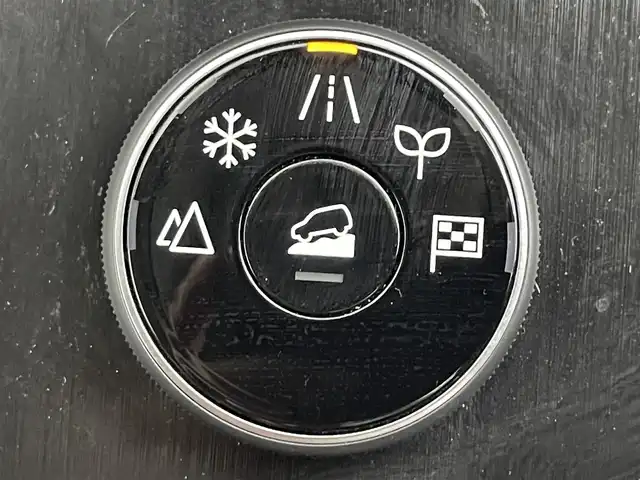 日産 エクストレイル G e－4ORCE 道央・札幌 2022(令4)年 0.5万km ブリリアントシルバー ・４WD/・ワンオーナー/・日産コネクトナビ/　USB/Bluetooth/AppleCarPlay/・アラウンドビューモニター/・デジタルインナーミラー/・ビルトインETC2.0/・ワイヤレス充電/・ヘッドアップディスプレイ/・プロパイロット/　衝突被害軽減ブレーキ/　レーンキープアシスト/　後側方車両検知警報/　衝突防止支援/　踏み間違い衝突防止/　ロードサインアシスト/・パーキングサポート/・レーダークルーズコントロール/・クリアランスソナー/・ダウンヒルアシストコントロール/・横滑り防止装置/・ABS/・オートブレーキホールド/・オートマチックハイビーム/・LEDヘッドライト/・フロントフォグランプ/・レザーシート/・D+N席シートヒーター/・社外フロアマット/・プッシュスタート/・スマートキー/・スペアキー/・取/保