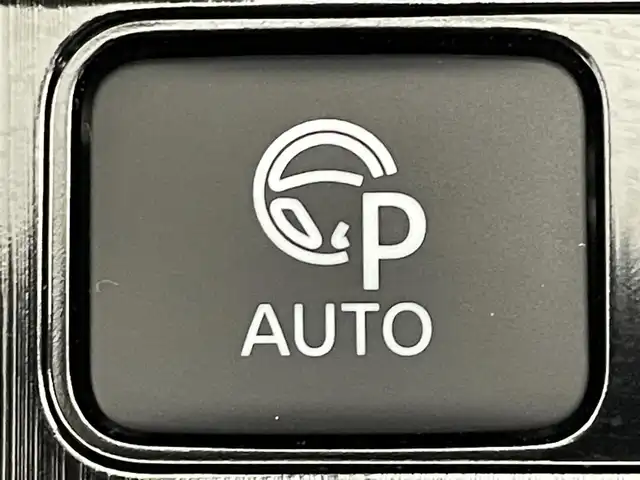 日産 エクストレイル G e－4ORCE 道央・札幌 2022(令4)年 0.5万km ブリリアントシルバー ・４WD/・ワンオーナー/・日産コネクトナビ/　USB/Bluetooth/AppleCarPlay/・アラウンドビューモニター/・デジタルインナーミラー/・ビルトインETC2.0/・ワイヤレス充電/・ヘッドアップディスプレイ/・プロパイロット/　衝突被害軽減ブレーキ/　レーンキープアシスト/　後側方車両検知警報/　衝突防止支援/　踏み間違い衝突防止/　ロードサインアシスト/・パーキングサポート/・レーダークルーズコントロール/・クリアランスソナー/・ダウンヒルアシストコントロール/・横滑り防止装置/・ABS/・オートブレーキホールド/・オートマチックハイビーム/・LEDヘッドライト/・フロントフォグランプ/・レザーシート/・D+N席シートヒーター/・社外フロアマット/・プッシュスタート/・スマートキー/・スペアキー/・取/保