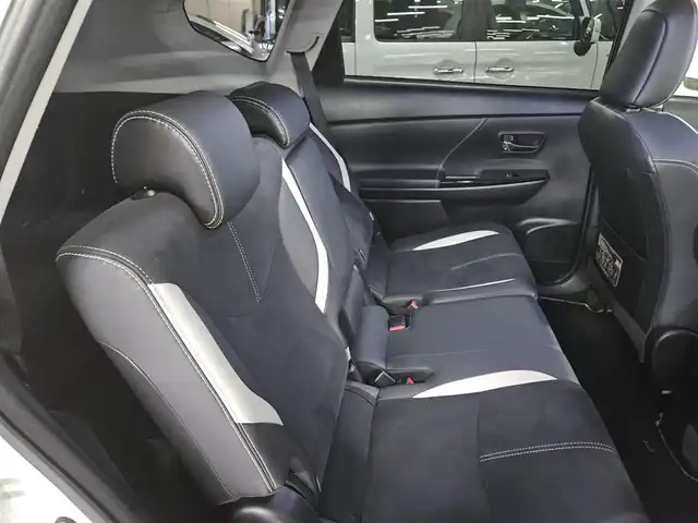 トヨタ プリウス α S ツーリングセレクション G’s 宮崎県 2016(平28)年 7.5万km ホワイトパールクリスタルシャイン ストラーダ9型ナビ/フルセグTV/バックカメラ/ビルトインETC/ドライブレコーダー/LEDヘッドランプ/オートライト/オートエアコン/ディンプル革巻きステアリング/ステアリングスイッチ/スエード調/合皮コンビスポーツシート/純正16インチアルミホイール/スマートキー/プッシュエンジンスタート/禁煙車