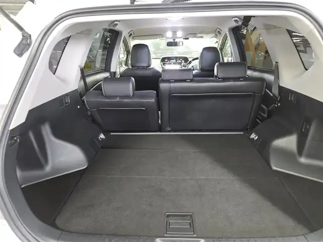 トヨタ プリウス α S ツーリングセレクション G’s 宮崎県 2016(平28)年 7.5万km ホワイトパールクリスタルシャイン ストラーダ9型ナビ/フルセグTV/バックカメラ/ビルトインETC/ドライブレコーダー/LEDヘッドランプ/オートライト/オートエアコン/ディンプル革巻きステアリング/ステアリングスイッチ/スエード調/合皮コンビスポーツシート/純正16インチアルミホイール/スマートキー/プッシュエンジンスタート/禁煙車