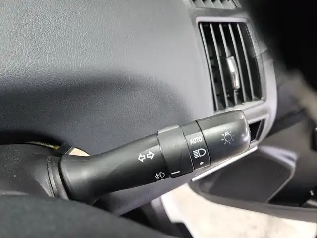 トヨタ プリウス α S ツーリングセレクション G’s 宮崎県 2016(平28)年 7.5万km ホワイトパールクリスタルシャイン ストラーダ9型ナビ/フルセグTV/バックカメラ/ビルトインETC/ドライブレコーダー/LEDヘッドランプ/オートライト/オートエアコン/ディンプル革巻きステアリング/ステアリングスイッチ/スエード調/合皮コンビスポーツシート/純正16インチアルミホイール/スマートキー/プッシュエンジンスタート/禁煙車