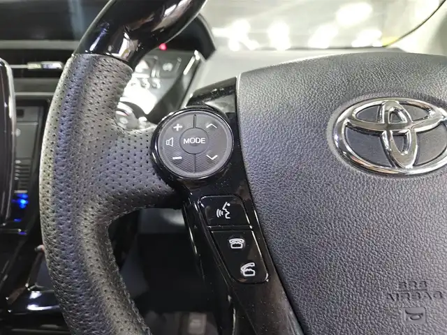 トヨタ プリウス α S ツーリングセレクション G’s 宮崎県 2016(平28)年 7.5万km ホワイトパールクリスタルシャイン ストラーダ9型ナビ/フルセグTV/バックカメラ/ビルトインETC/ドライブレコーダー/LEDヘッドランプ/オートライト/オートエアコン/ディンプル革巻きステアリング/ステアリングスイッチ/スエード調/合皮コンビスポーツシート/純正16インチアルミホイール/スマートキー/プッシュエンジンスタート/禁煙車
