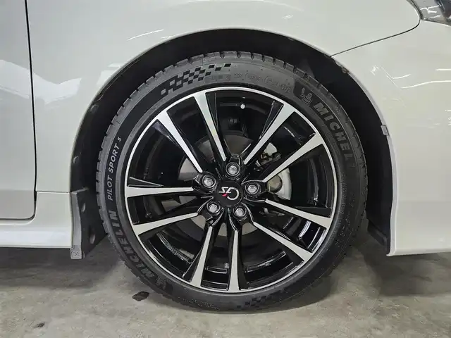 トヨタ プリウス α S ツーリングセレクション G’s 宮崎県 2016(平28)年 7.5万km ホワイトパールクリスタルシャイン ストラーダ9型ナビ/フルセグTV/バックカメラ/ビルトインETC/ドライブレコーダー/LEDヘッドランプ/オートライト/オートエアコン/ディンプル革巻きステアリング/ステアリングスイッチ/スエード調/合皮コンビスポーツシート/純正16インチアルミホイール/スマートキー/プッシュエンジンスタート/禁煙車