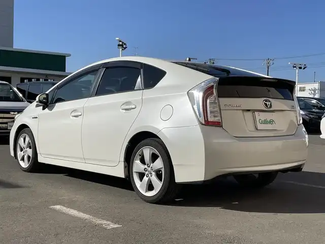 トヨタ プリウス S ツーリングセレクション 東京都 2014(平26)年 7万km ホワイトパールクリスタルシャイン ALPINEナビ/バックカメラ/Bluetooth/DVD/CD/フルセグTV/ETC/オートライト/純正フロアマット/純正サイドバイザー/純正17インチアルミホイール/フォグライト