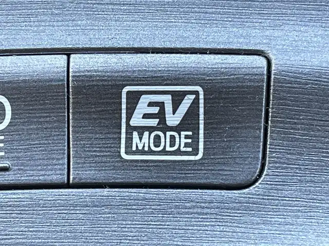 トヨタ プリウス S ツーリングセレクション 東京都 2014(平26)年 7万km ホワイトパールクリスタルシャイン ALPINEナビ/バックカメラ/Bluetooth/DVD/CD/フルセグTV/ETC/オートライト/純正フロアマット/純正サイドバイザー/純正17インチアルミホイール/フォグライト