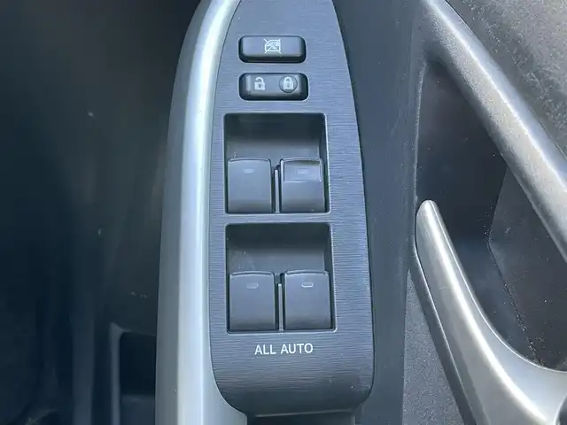 トヨタ プリウス S ツーリングセレクション 東京都 2014(平26)年 7万km ホワイトパールクリスタルシャイン ALPINEナビ/バックカメラ/Bluetooth/DVD/CD/フルセグTV/ETC/オートライト/純正フロアマット/純正サイドバイザー/純正17インチアルミホイール/フォグライト