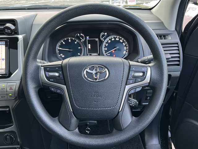 トヨタ ランドクルーザー プラド TX 福島県 2020(令2)年 6.4万km ブラック トヨタセーフティセンス/・衝突被害軽減ブレーキ/・オートハイビーム/・車線逸脱警報装置/・レーダークルーズコントロール/・ロードサインアシスト/・プロアクティブドライビングアシスト/社外ナビゲーション/・型番：X9NX/・フルセグTV/CD/DVD/SD/USB/HDMI/BT/・バックカメラ/・ビルトインETC/サンルーフ/ルーフレール/MTモード付AT/前後ドライブレコーダー/電動格納ミラー/・ウィンカーミラー/ダウンヒルアシストコントロール/寒冷地仕様/純正フロアマット/ドアバイザー/積込みスタッドレスタイヤ/・LA-STRADAホイール/・溝8mm