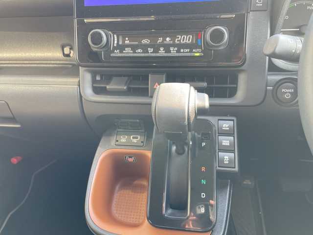 トヨタ シエンタ ハイブリッド G 愛知県 2024(令6)年 1.8万km ベージュ トヨタセーフティセンス/純正10.5型ディスプレイオーディオナビ/全方位カメラ/両側パワースライドドア/レーダークルーズコントロール/シートヒーター/コーナーセンサー/ＥＴＣ/ブラインドスポットモニター/LEDヘッドライト/ステアリングヒーター/レーンキープアシスト/オートマチックハイビーム/ドライブレコーダー/衝突軽減システム/フルセグ/CD DVD/Bluetooth/ステアリングスイッチ/スマートキー/プッシュスタート