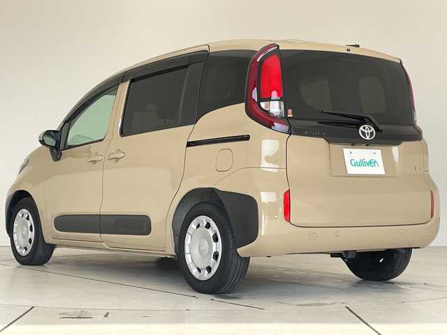 トヨタ シエンタ ハイブリッド G 愛知県 2024(令6)年 1.8万km ベージュ トヨタセーフティセンス/純正10.5型ディスプレイオーディオナビ/全方位カメラ/両側パワースライドドア/レーダークルーズコントロール/シートヒーター/コーナーセンサー/ＥＴＣ/ブラインドスポットモニター/LEDヘッドライト/ステアリングヒーター/レーンキープアシスト/オートマチックハイビーム/ドライブレコーダー/衝突軽減システム/フルセグ/CD DVD/Bluetooth/ステアリングスイッチ/スマートキー/プッシュスタート