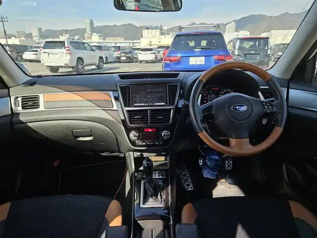 スバル エクシーガクロスオーバー７ X－ブレイク 愛媛県 2017(平29)年 6.7万km クリスタルホワイトP 4WD/ワンオーナー/カロッツェリアナビ/フルセグTV/バックカメラ/ドライブレコーダー/全車速追従機能付クルーズコントロール/アイサイトver2/・衝突被害軽減ブレーキ/・誤発進抑制機能/・車線逸脱警報/HIDヘッドランプ/革巻きステアリング/パドルシフト/撥水機能ハーフレザーシート/前席パワーシート/シートヒーター/純正17インチアルミホイール/スマートキー/プッシュエンジンスタート/禁煙車