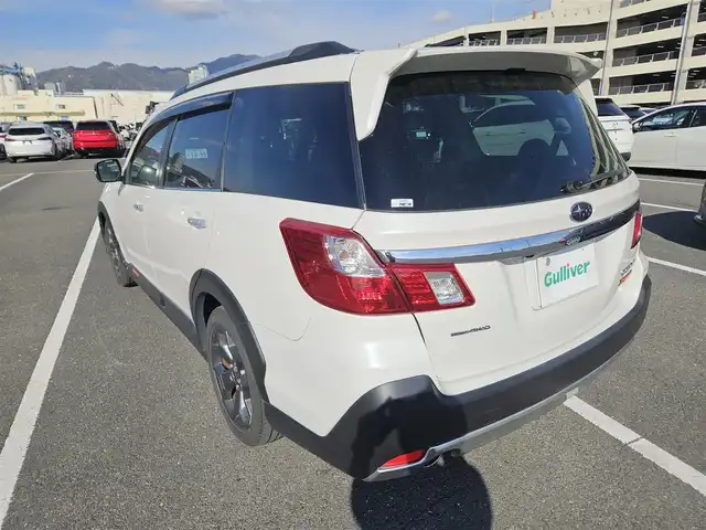 スバル エクシーガクロスオーバー７ X－ブレイク 愛媛県 2017(平29)年 6.7万km クリスタルホワイトP 4WD/ワンオーナー/カロッツェリアナビ/フルセグTV/バックカメラ/ドライブレコーダー/全車速追従機能付クルーズコントロール/アイサイトver2/・衝突被害軽減ブレーキ/・誤発進抑制機能/・車線逸脱警報/HIDヘッドランプ/革巻きステアリング/パドルシフト/撥水機能ハーフレザーシート/前席パワーシート/シートヒーター/純正17インチアルミホイール/スマートキー/プッシュエンジンスタート/禁煙車