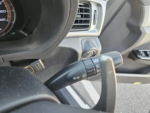 スバル エクシーガクロスオーバー７ X－ブレイク 愛媛県 2017(平29)年 6.7万km クリスタルホワイトP 4WD/ワンオーナー/カロッツェリアナビ/フルセグTV/バックカメラ/ドライブレコーダー/全車速追従機能付クルーズコントロール/アイサイトver2/・衝突被害軽減ブレーキ/・誤発進抑制機能/・車線逸脱警報/HIDヘッドランプ/革巻きステアリング/パドルシフト/撥水機能ハーフレザーシート/前席パワーシート/シートヒーター/純正17インチアルミホイール/スマートキー/プッシュエンジンスタート/禁煙車