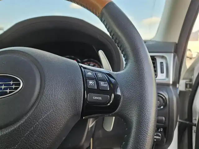 スバル エクシーガクロスオーバー７ X－ブレイク 愛媛県 2017(平29)年 6.7万km クリスタルホワイトP 4WD/ワンオーナー/カロッツェリアナビ/フルセグTV/バックカメラ/ドライブレコーダー/全車速追従機能付クルーズコントロール/アイサイトver2/・衝突被害軽減ブレーキ/・誤発進抑制機能/・車線逸脱警報/HIDヘッドランプ/革巻きステアリング/パドルシフト/撥水機能ハーフレザーシート/前席パワーシート/シートヒーター/純正17インチアルミホイール/スマートキー/プッシュエンジンスタート/禁煙車