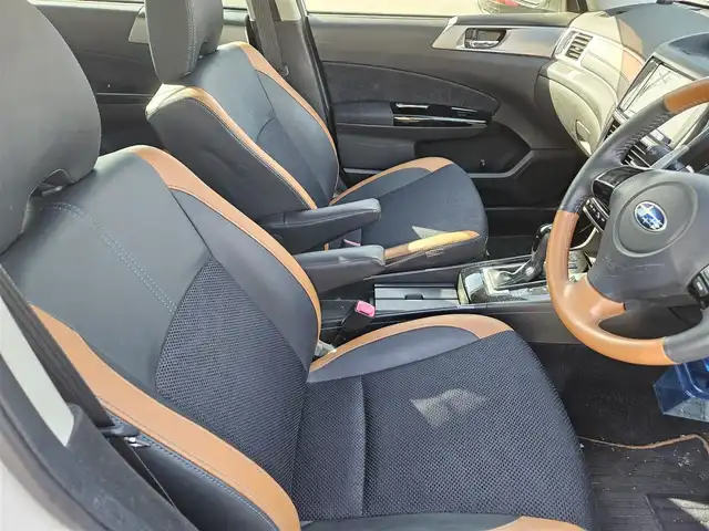 スバル エクシーガクロスオーバー７ X－ブレイク 愛媛県 2017(平29)年 6.7万km クリスタルホワイトP 4WD/ワンオーナー/カロッツェリアナビ/フルセグTV/バックカメラ/ドライブレコーダー/全車速追従機能付クルーズコントロール/アイサイトver2/・衝突被害軽減ブレーキ/・誤発進抑制機能/・車線逸脱警報/HIDヘッドランプ/革巻きステアリング/パドルシフト/撥水機能ハーフレザーシート/前席パワーシート/シートヒーター/純正17インチアルミホイール/スマートキー/プッシュエンジンスタート/禁煙車