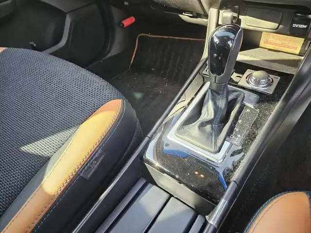 スバル エクシーガクロスオーバー７ X－ブレイク 愛媛県 2017(平29)年 6.7万km クリスタルホワイトP 4WD/ワンオーナー/カロッツェリアナビ/フルセグTV/バックカメラ/ドライブレコーダー/全車速追従機能付クルーズコントロール/アイサイトver2/・衝突被害軽減ブレーキ/・誤発進抑制機能/・車線逸脱警報/HIDヘッドランプ/革巻きステアリング/パドルシフト/撥水機能ハーフレザーシート/前席パワーシート/シートヒーター/純正17インチアルミホイール/スマートキー/プッシュエンジンスタート/禁煙車