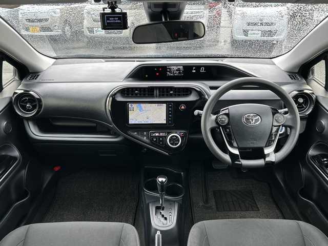 トヨタ アクア S スタイルブラック 茨城県 2021(令3)年 6.2万km ダークブルーマイカ 純正メモリナビ【NSZT-W68T】/(地デジTV・CD・DVD・BT・ラジオ再生)/プリクラッシュセーフティ/コーナーセンサー/アラウンドビューモニター/ビルトインETC/ドライブレコーダー/オートライト/LEDヘッドライト/オートハイビーム/スマートキー/スペアキー/取扱説明書