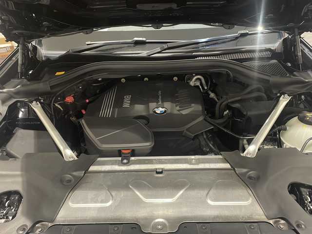 ＢＭＷ Ｘ３ xDrive20d Mスポーツ 新潟県 2018(平30)年 4万km サファイアブラックP ハイラインパッケージ/・ランバー・サポート/・リヤ・シート・ヒーティング/・ヴァーネスカ・レザー・シート（茶革シート）/ポプラ・グレー・ファイン・ウッド・インテリア・トリム/パーキングアシストプラス/・パークディスタンスコントロール/・パーキングアシスト/・トップビュー/・サイドビューカメラ/・リアビューカメラ/純正HDDナビ/・フルセグ/BT/CD/DVD/ラジオ/ドライビングアシストプラス/・アクティブクルーズコントロール/・ステアリング＆レーンコントロールアシスト/・レーンディパーチャーウォーニング/・アクティブサイドコリジョンプロテクション/・前車接近警告機能/・衝突回避・被害軽減ブレーキ/・事故回避アシスト/・後車衝突警告機能/・クロストラフィックウォーニング/パワーバックドア/前方ドライブレコーダー