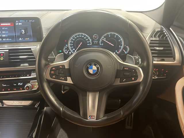 ＢＭＷ Ｘ３ xDrive20d Mスポーツ 新潟県 2018(平30)年 4万km サファイアブラックP ハイラインパッケージ/・ランバー・サポート/・リヤ・シート・ヒーティング/・ヴァーネスカ・レザー・シート（茶革シート）/ポプラ・グレー・ファイン・ウッド・インテリア・トリム/パーキングアシストプラス/・パークディスタンスコントロール/・パーキングアシスト/・トップビュー/・サイドビューカメラ/・リアビューカメラ/純正HDDナビ/・フルセグ/BT/CD/DVD/ラジオ/ドライビングアシストプラス/・アクティブクルーズコントロール/・ステアリング＆レーンコントロールアシスト/・レーンディパーチャーウォーニング/・アクティブサイドコリジョンプロテクション/・前車接近警告機能/・衝突回避・被害軽減ブレーキ/・事故回避アシスト/・後車衝突警告機能/・クロストラフィックウォーニング/パワーバックドア/前方ドライブレコーダー