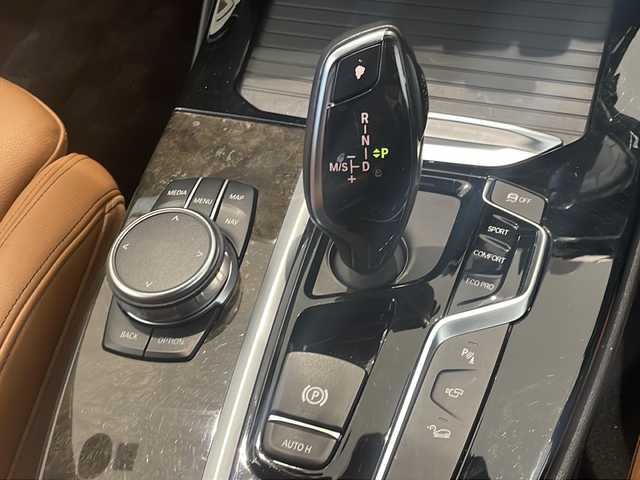 ＢＭＷ Ｘ３ xDrive20d Mスポーツ 新潟県 2018(平30)年 4万km サファイアブラックP ハイラインパッケージ/・ランバー・サポート/・リヤ・シート・ヒーティング/・ヴァーネスカ・レザー・シート（茶革シート）/ポプラ・グレー・ファイン・ウッド・インテリア・トリム/パーキングアシストプラス/・パークディスタンスコントロール/・パーキングアシスト/・トップビュー/・サイドビューカメラ/・リアビューカメラ/純正HDDナビ/・フルセグ/BT/CD/DVD/ラジオ/ドライビングアシストプラス/・アクティブクルーズコントロール/・ステアリング＆レーンコントロールアシスト/・レーンディパーチャーウォーニング/・アクティブサイドコリジョンプロテクション/・前車接近警告機能/・衝突回避・被害軽減ブレーキ/・事故回避アシスト/・後車衝突警告機能/・クロストラフィックウォーニング/パワーバックドア/前方ドライブレコーダー