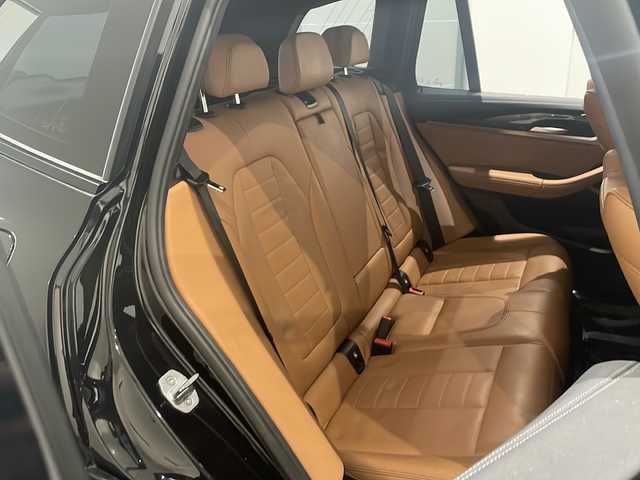 ＢＭＷ Ｘ３ xDrive20d Mスポーツ 新潟県 2018(平30)年 4万km サファイアブラックP ハイラインパッケージ/・ランバー・サポート/・リヤ・シート・ヒーティング/・ヴァーネスカ・レザー・シート（茶革シート）/ポプラ・グレー・ファイン・ウッド・インテリア・トリム/パーキングアシストプラス/・パークディスタンスコントロール/・パーキングアシスト/・トップビュー/・サイドビューカメラ/・リアビューカメラ/純正HDDナビ/・フルセグ/BT/CD/DVD/ラジオ/ドライビングアシストプラス/・アクティブクルーズコントロール/・ステアリング＆レーンコントロールアシスト/・レーンディパーチャーウォーニング/・アクティブサイドコリジョンプロテクション/・前車接近警告機能/・衝突回避・被害軽減ブレーキ/・事故回避アシスト/・後車衝突警告機能/・クロストラフィックウォーニング/パワーバックドア/前方ドライブレコーダー