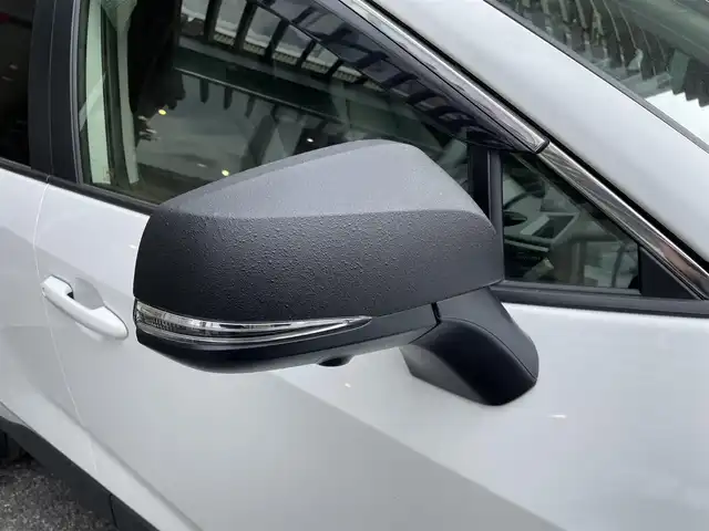 トヨタ ＲＡＶ４ アドベンチャー オフロードPKGⅡ 福島県 2022(令4)年 0.6万km スーパーホワイトⅡ ワンオーナー/追従機能付きクルーズコントロール/ハンズフリーパワーバックドア/デジタルインナーミラー/純正ナビ/　AM/FM/TV/Bluetooth/バックカメラ/全周囲モニター/純正アルミホイール/ETC２．０/ステアリングスイッチ/ステアリングヒーター/レザーシート/パワーシート（D席）/シートヒーター（前席）/シートベンチレーション（前席）/メモリーシート/電子制御パーキングブレーキ/ブレーキホールド/前後クリアランスソナー/レーダーブレーキサポート/LEDヘッドライト/フォグランプ/オートマチックハイビーム/オートライト/４WD/ダウンヒルアシストコントロール/MTモード付AT/衝突被害軽減システム/レーンキープアシスト/横滑り防止装置/盗難防止装置/ルーフレール/スペアキー（1本）/保証書/取扱説明書