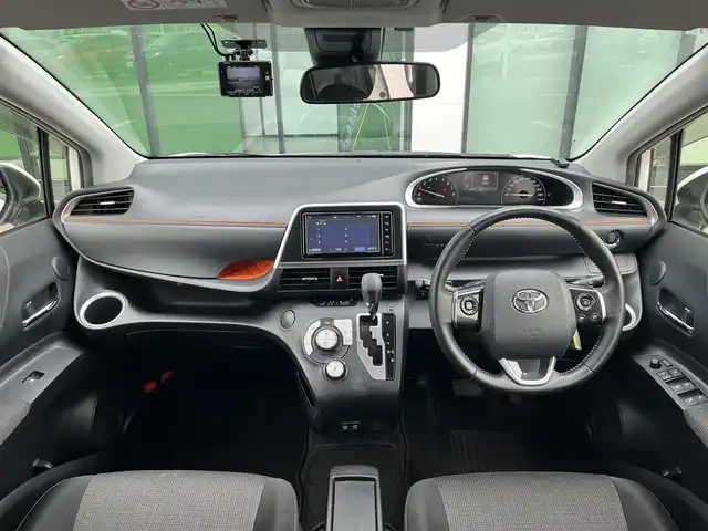 トヨタ シエンタ ファンベースG 香川県 2019(令1)年 4.7万km ホワイトパールクリスタルシャイン 登録時走行距離：46933km/ディーラー純正ナビ/　CD DVD BT フルセグTV/全方位カメラ/両側パワースライドドア/プリクラッシュセーフティシステム/レーンキープアシスト/オートハイビーム/オートライト/LEDヘッドライト/フォグランプ/ETC/前後ドライブレコーダー/アイドリングストップ/横滑り防止装置/革巻きステアリング/ステアリングスイッチ/プッシュスタート/スマートキー