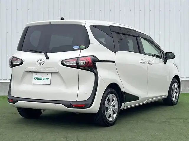 トヨタ シエンタ ファンベースG 香川県 2019(令1)年 4.7万km ホワイトパールクリスタルシャイン 登録時走行距離：46933km/ディーラー純正ナビ/　CD DVD BT フルセグTV/全方位カメラ/両側パワースライドドア/プリクラッシュセーフティシステム/レーンキープアシスト/オートハイビーム/オートライト/LEDヘッドライト/フォグランプ/ETC/前後ドライブレコーダー/アイドリングストップ/横滑り防止装置/革巻きステアリング/ステアリングスイッチ/プッシュスタート/スマートキー