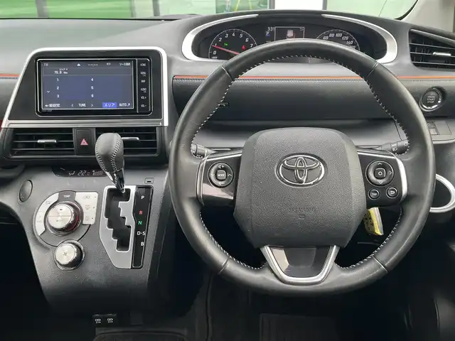 トヨタ シエンタ ファンベースG 香川県 2019(令1)年 4.7万km ホワイトパールクリスタルシャイン 登録時走行距離：46933km/ディーラー純正ナビ/　CD DVD BT フルセグTV/全方位カメラ/両側パワースライドドア/プリクラッシュセーフティシステム/レーンキープアシスト/オートハイビーム/オートライト/LEDヘッドライト/フォグランプ/ETC/前後ドライブレコーダー/アイドリングストップ/横滑り防止装置/革巻きステアリング/ステアリングスイッチ/プッシュスタート/スマートキー