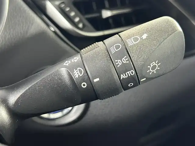 トヨタ Ｃ－ＨＲ G 佐賀県 2017(平29)年 6万km メタルストリームM 純正9インチナビ/フルセグTV/Bluetooth/CD/DVD/バックカメラ/ビルトインETC/前方ドライブレコーダー/レーダークルーズコントロール/運転席・助手席シートヒーター/トヨタセーフティーセンス/衝突被害軽減ブレーキ/コーナーセンサー/純正フロアマット/純正18インチアルミホイール