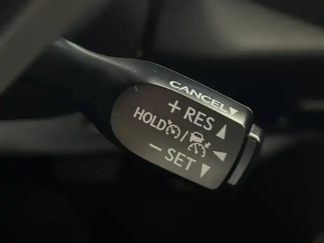 トヨタ Ｃ－ＨＲ G 佐賀県 2017(平29)年 6万km メタルストリームM 純正9インチナビ/フルセグTV/Bluetooth/CD/DVD/バックカメラ/ビルトインETC/前方ドライブレコーダー/レーダークルーズコントロール/運転席・助手席シートヒーター/トヨタセーフティーセンス/衝突被害軽減ブレーキ/コーナーセンサー/純正フロアマット/純正18インチアルミホイール