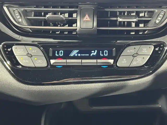 トヨタ Ｃ－ＨＲ G 佐賀県 2017(平29)年 6万km メタルストリームM 純正9インチナビ/フルセグTV/Bluetooth/CD/DVD/バックカメラ/ビルトインETC/前方ドライブレコーダー/レーダークルーズコントロール/運転席・助手席シートヒーター/トヨタセーフティーセンス/衝突被害軽減ブレーキ/コーナーセンサー/純正フロアマット/純正18インチアルミホイール