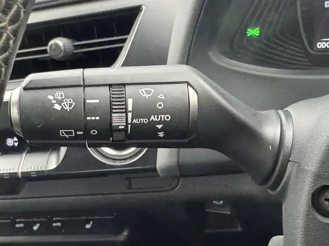 レクサス ＵＸ 250h バージョンC 愛知県 2020(令2)年 6.8万km グラファイトブラックガラスフレーク ワンオーナー　/純正ナビ　/全方位カメラ　/黒革　/パワーシート　/シートヒーター　/ステアリングヒート　/電動リアゲード　/純正AW　/ブラインドスポットモニター　/クルーズコントロール　/ETC装備　/純正LEDライト