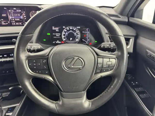 レクサス ＵＸ 250h バージョンC 愛知県 2020(令2)年 6.8万km グラファイトブラックガラスフレーク ワンオーナー　/純正ナビ　/全方位カメラ　/黒革　/パワーシート　/シートヒーター　/ステアリングヒート　/電動リアゲード　/純正AW　/ブラインドスポットモニター　/クルーズコントロール　/ETC装備　/純正LEDライト