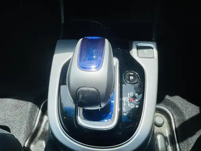 ホンダ フィット ハイブリット Lパッケージ 熊本県 2014(平26)年 15.5万km クリスタルブラックパール 社外ナビ（NX614）/・AM/FM/CD/DVD/BT/SD/・フルセグTV/・バックカメラ/ＥＴＣ/横滑り防止装置/クルーズコントロール/革巻きステアリング/ステアリングスイッチ/オートライト/ハーフレザーシート/純正フロアマット/ドアバイザー/電動格納ミラー/・ウインカーミラー/純正アルミホイール