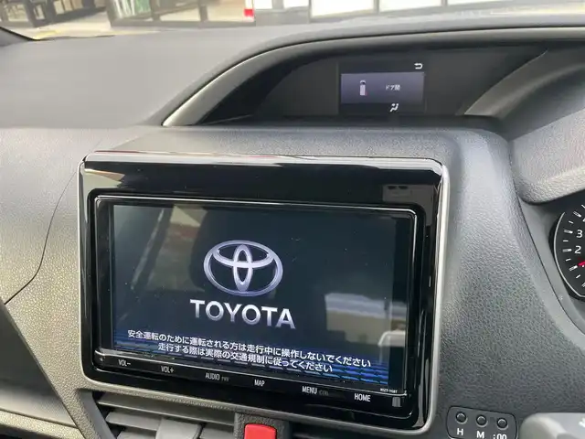 トヨタ ヴォクシー ZS 煌Ⅱ 大阪府 2019(平31)年 5.5万km イナズマスパーキングブラックガラスフレーク 純正８インチナビ/   フルセグTV/CD/DVD/Bluetooth/USB/衝突軽減/バックモニター/１２インチ後席モニター/スマートルームミラー/両側パワースライドドア/クルーズコントロール/前後ドライブレコーダー/ＥＴＣ/ＬＥＤライト/禁煙車
