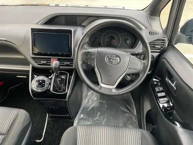 トヨタ ヴォクシー ZS 煌Ⅱ 大阪府 2019(平31)年 5.5万km イナズマスパーキングブラックガラスフレーク 純正８インチナビ/   フルセグTV/CD/DVD/Bluetooth/USB/衝突軽減/バックモニター/１２インチ後席モニター/スマートルームミラー/両側パワースライドドア/クルーズコントロール/前後ドライブレコーダー/ＥＴＣ/ＬＥＤライト/禁煙車
