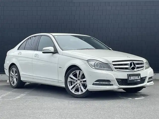 メルセデス・ベンツ Ｃ２００ ブルーエフィシェンシー AVG 埼玉県 2011(平23)年 4.2万km カルサイトホワイト 純正HDDナビ/(Bluetooth/CD/DVD/フルセグ)/シートヒーター/純正17インチアルミホイール/HIDヘッドライト/キーレスゴー/ETC