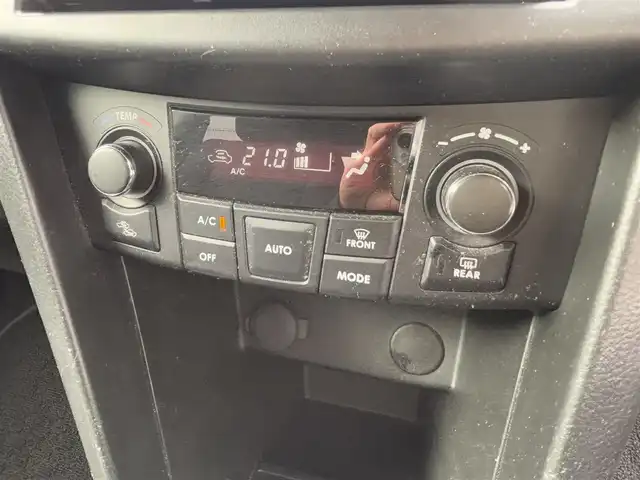 スズキ スイフト XG 徳島県 2013(平25)年 11.8万km スノーホワイトパール 社外ナビ　AVIC-MR2099/Bluetooth接続/フルセグテレビ/スマートキー/プッシュスタート/ドアバイザー/純正フロアマット/パワーステアリング
