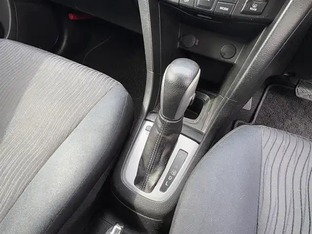 スズキ スイフト XG 徳島県 2013(平25)年 11.8万km スノーホワイトパール 社外ナビ　AVIC-MR2099/Bluetooth接続/フルセグテレビ/スマートキー/プッシュスタート/ドアバイザー/純正フロアマット/パワーステアリング