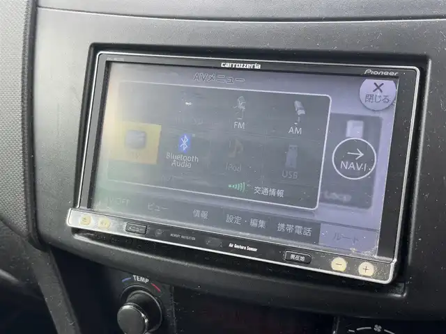 スズキ スイフト XG 徳島県 2013(平25)年 11.8万km スノーホワイトパール 社外ナビ　AVIC-MR2099/Bluetooth接続/フルセグテレビ/スマートキー/プッシュスタート/ドアバイザー/純正フロアマット/パワーステアリング