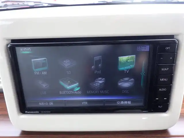 スズキ ラパン S セレクション 千葉県 2018(平30)年 1.1万km リフレクティブオレンジM/ホワイト2トーン 社外メモリーナビ/地デジTV/【DVD/CD再生可　Bluetooth接続】/全方位モニター/アイドリングストップ/革巻ステアリング/ステアリングスイッチ/前席シートヒーター/ドライブレコーダー/ETC/HIDヘッドライト/携帯リモコン