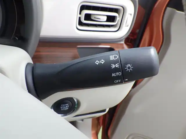 スズキ ラパン S セレクション 千葉県 2018(平30)年 1.1万km リフレクティブオレンジM/ホワイト2トーン 社外メモリーナビ/地デジTV/【DVD/CD再生可　Bluetooth接続】/全方位モニター/アイドリングストップ/革巻ステアリング/ステアリングスイッチ/前席シートヒーター/ドライブレコーダー/ETC/HIDヘッドライト/携帯リモコン