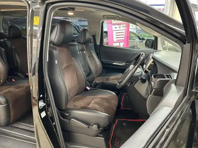 トヨタ アルファード 240S タイプゴールドⅡ 東京都 2014(平26)年 10.4万km ブラック サンルーフ/社外9インチナビ/(CD/DVD/Bluetooth)/バックカメラ/社外フリップダウンモニター/社外セキュリティ（クリフォード）/半革シート/ウッドコンビハンドル/黒木目調パネル/クルーズコントロール/コーナーセンサー/プッシュスタートボタン/前後フォグランプ/HIDヘッドライト/ISOFIX/ETC/両側パワースライドドア/オットマン/パワーバックドア/ドアバイザー/nanoe/100V電源/プライバシーガラス/電動格納ミラー/純正18インチアルミホイール/W+カーテンSRS＆ABS/横滑り防止装置