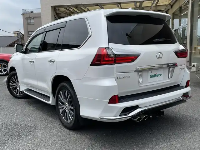 レクサス ＬＸ 570 神奈川県 2016(平28)年 6.2万km ホワイトパールクリスタルシャイン サンルーフ/オレンジ革シート/モデリスタエアロ/マフラー/純正20インチAW/クールBOX/ヘッドアップディスプレイ/レクサスセーフティシステム+/レーダークルーズコントロール/PCS/LDA/BSM/RCTA/コーナーセンサー/純正SDナビ・地デジTV/パノラマモニター/ビルトインETC2.0/前席パワーシート/シートヒーター/エアシート/ステアリングヒーター/パワーバックドア/LEDライト/LEDフォグライト/オートハイビーム/ルーフレール/ヒッチメンバー/パドルシフト/プッシュスタート/スマートキー×2/カードキー×1/H28/29/30/R1/2/4年ディーラー整備記録/保証書・取説あり
