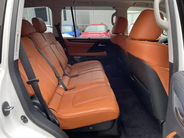 レクサス ＬＸ 570 神奈川県 2016(平28)年 6.2万km ホワイトパールクリスタルシャイン サンルーフ/オレンジ革シート/モデリスタエアロ/マフラー/純正20インチAW/クールBOX/ヘッドアップディスプレイ/レクサスセーフティシステム+/レーダークルーズコントロール/PCS/LDA/BSM/RCTA/コーナーセンサー/純正SDナビ・地デジTV/パノラマモニター/ビルトインETC2.0/前席パワーシート/シートヒーター/エアシート/ステアリングヒーター/パワーバックドア/LEDライト/LEDフォグライト/オートハイビーム/ルーフレール/ヒッチメンバー/パドルシフト/プッシュスタート/スマートキー×2/カードキー×1/H28/29/30/R1/2/4年ディーラー整備記録/保証書・取説あり