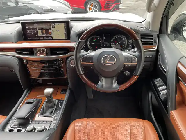 レクサス ＬＸ 570 神奈川県 2016(平28)年 6.2万km ホワイトパールクリスタルシャイン サンルーフ/オレンジ革シート/モデリスタエアロ/マフラー/純正20インチAW/クールBOX/ヘッドアップディスプレイ/レクサスセーフティシステム+/レーダークルーズコントロール/PCS/LDA/BSM/RCTA/コーナーセンサー/純正SDナビ・地デジTV/パノラマモニター/ビルトインETC2.0/前席パワーシート/シートヒーター/エアシート/ステアリングヒーター/パワーバックドア/LEDライト/LEDフォグライト/オートハイビーム/ルーフレール/ヒッチメンバー/パドルシフト/プッシュスタート/スマートキー×2/カードキー×1/H28/29/30/R1/2/4年ディーラー整備記録/保証書・取説あり