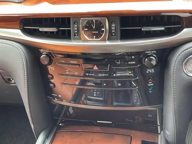 レクサス ＬＸ 570 神奈川県 2016(平28)年 6.2万km ホワイトパールクリスタルシャイン サンルーフ/オレンジ革シート/モデリスタエアロ/マフラー/純正20インチAW/クールBOX/ヘッドアップディスプレイ/レクサスセーフティシステム+/レーダークルーズコントロール/PCS/LDA/BSM/RCTA/コーナーセンサー/純正SDナビ・地デジTV/パノラマモニター/ビルトインETC2.0/前席パワーシート/シートヒーター/エアシート/ステアリングヒーター/パワーバックドア/LEDライト/LEDフォグライト/オートハイビーム/ルーフレール/ヒッチメンバー/パドルシフト/プッシュスタート/スマートキー×2/カードキー×1/H28/29/30/R1/2/4年ディーラー整備記録/保証書・取説あり