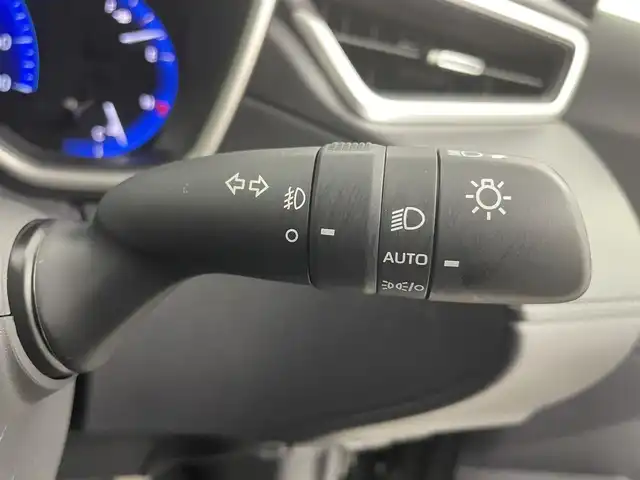 トヨタ カローラ クロス ハイブリッド Z 富山県 2023(令5)年 3.6万km アティチュードブラックマイカ 純正9型ディスプレイオーディオ（AM/FM/BT/USB/HDMI）/全方位カメラ/ドライブレコーダー/ETC/ブラインドスポットモニター/ハーフレザーシート/D席パワーシート/シートヒーター/衝突被害軽減システム/レーダークルーズコントロール/レーンキープアシスト/コーナーセンサー/横滑り防止装置/アイドリングストップ/純正アルミホイール/純正ゴムマット/オートLEDライト/オートマチックハイビーム/フォグライト/ステアリングスイッチ/革巻きステアリング/スマートキー/スペアキー