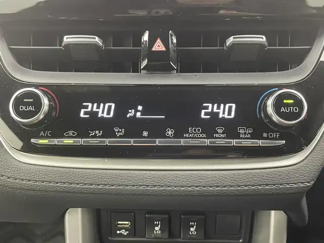 トヨタ カローラ クロス ハイブリッド Z 富山県 2023(令5)年 3.6万km アティチュードブラックマイカ 純正9型ディスプレイオーディオ（AM/FM/BT/USB/HDMI）/全方位カメラ/ドライブレコーダー/ETC/ブラインドスポットモニター/ハーフレザーシート/D席パワーシート/シートヒーター/衝突被害軽減システム/レーダークルーズコントロール/レーンキープアシスト/コーナーセンサー/横滑り防止装置/アイドリングストップ/純正アルミホイール/純正ゴムマット/オートLEDライト/オートマチックハイビーム/フォグライト/ステアリングスイッチ/革巻きステアリング/スマートキー/スペアキー