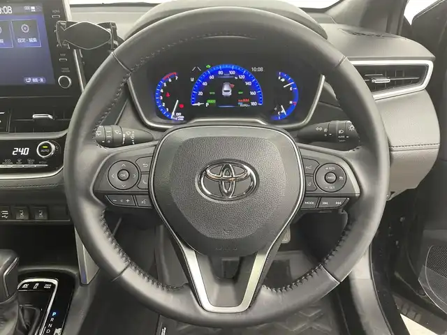 トヨタ カローラ クロス ハイブリッド Z 富山県 2023(令5)年 3.6万km アティチュードブラックマイカ 純正9型ディスプレイオーディオ（AM/FM/BT/USB/HDMI）/全方位カメラ/ドライブレコーダー/ETC/ブラインドスポットモニター/ハーフレザーシート/D席パワーシート/シートヒーター/衝突被害軽減システム/レーダークルーズコントロール/レーンキープアシスト/コーナーセンサー/横滑り防止装置/アイドリングストップ/純正アルミホイール/純正ゴムマット/オートLEDライト/オートマチックハイビーム/フォグライト/ステアリングスイッチ/革巻きステアリング/スマートキー/スペアキー